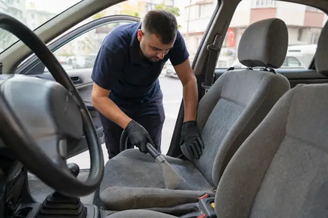 Şişli detaylı araç kuaförü öncesi: Araç koltuğu detaylı iç temizlik öncesi ve sonrası